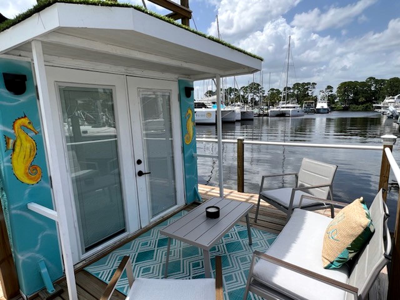 Pet-Friendly Equipped Boat Rental with Private Rooftop Deck and Views in Florida