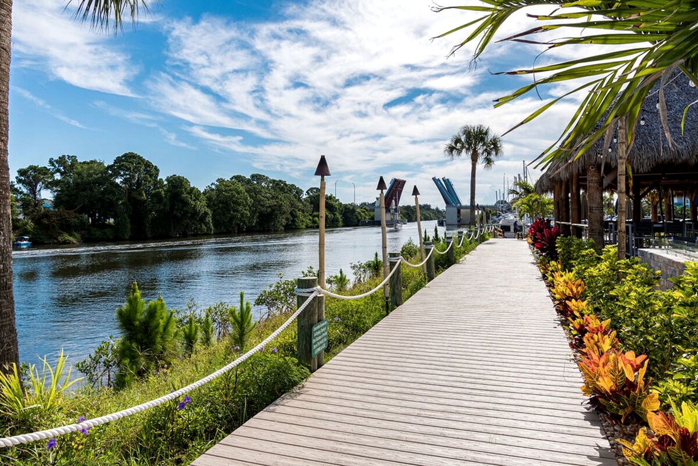 Pet-Friendly Equipped Boat Rental with Private Rooftop Deck and Views in Florida