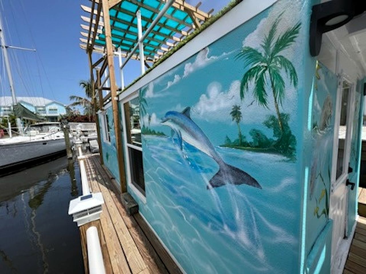 Pet-Friendly Equipped Boat Rental with Private Rooftop Deck and Views in Florida
