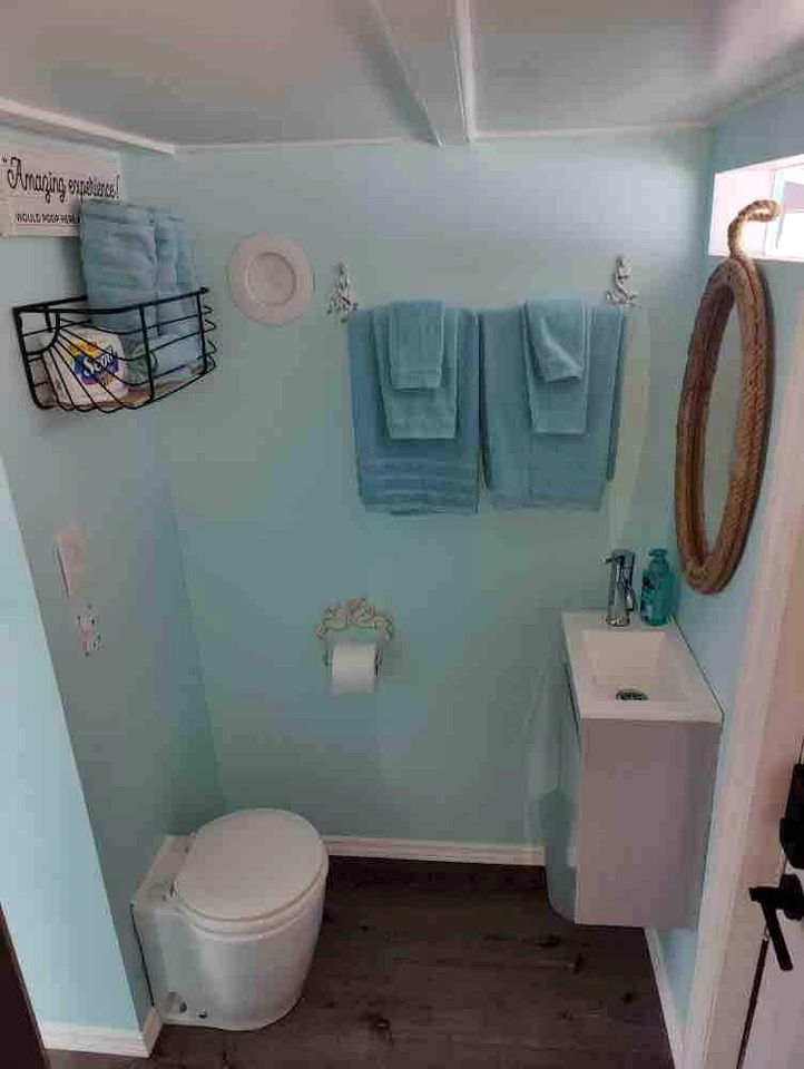 Pet-Friendly Equipped Boat Rental with Private Rooftop Deck and Views in Florida