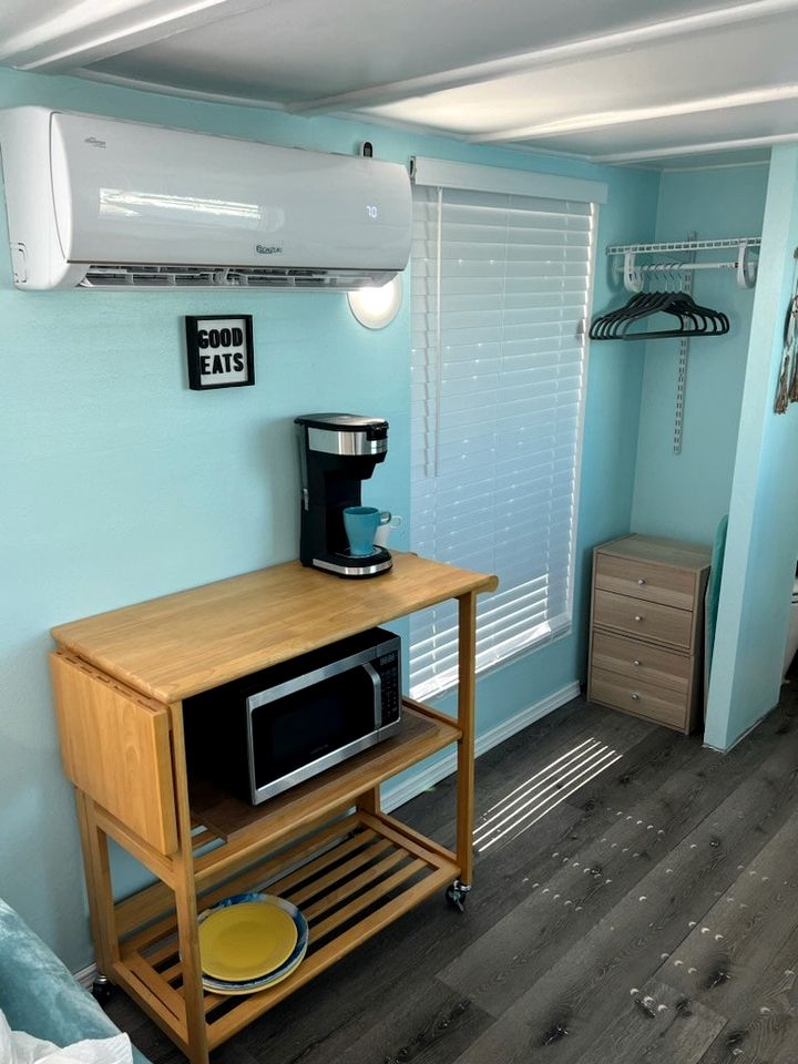 Pet-Friendly Equipped Boat Rental with Private Rooftop Deck and Views in Florida