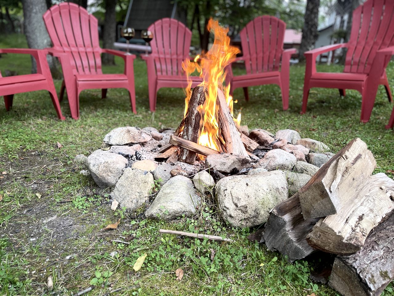 Seaside Glamping: Perfect Cabin just Steps from Old Forge Public Beach, NY