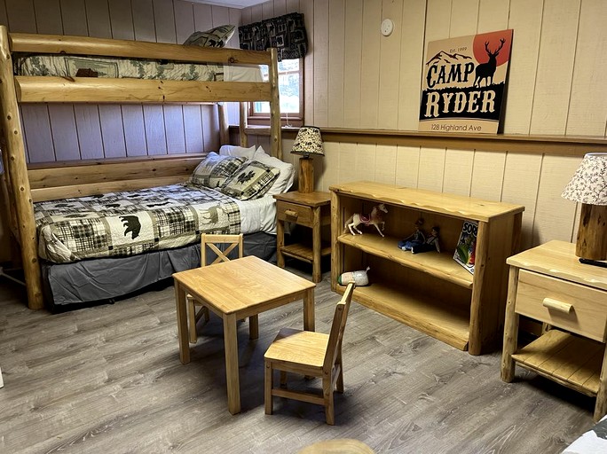 Cabins (United States of America, Old Forge, New York)