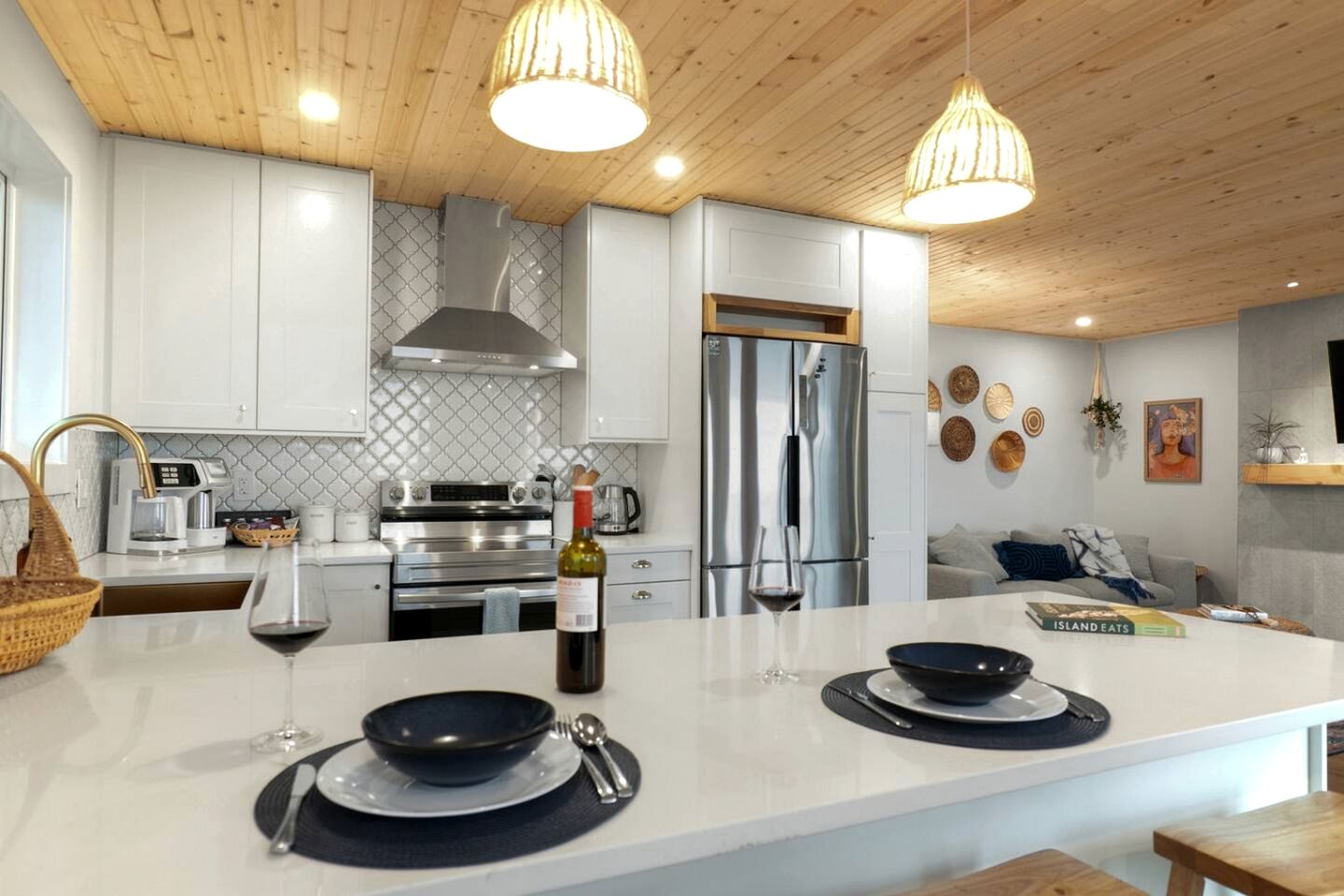 Stylish Oceanfront Retreat with Cedar Sauna and Firepit Dining near Stories Beach in Campbell River, BC