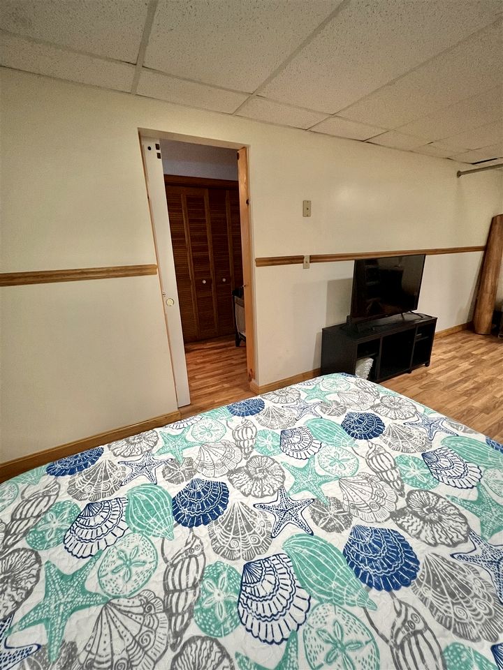 Fantastic Secluded Cottage with Lake Access in Raymond, Maine