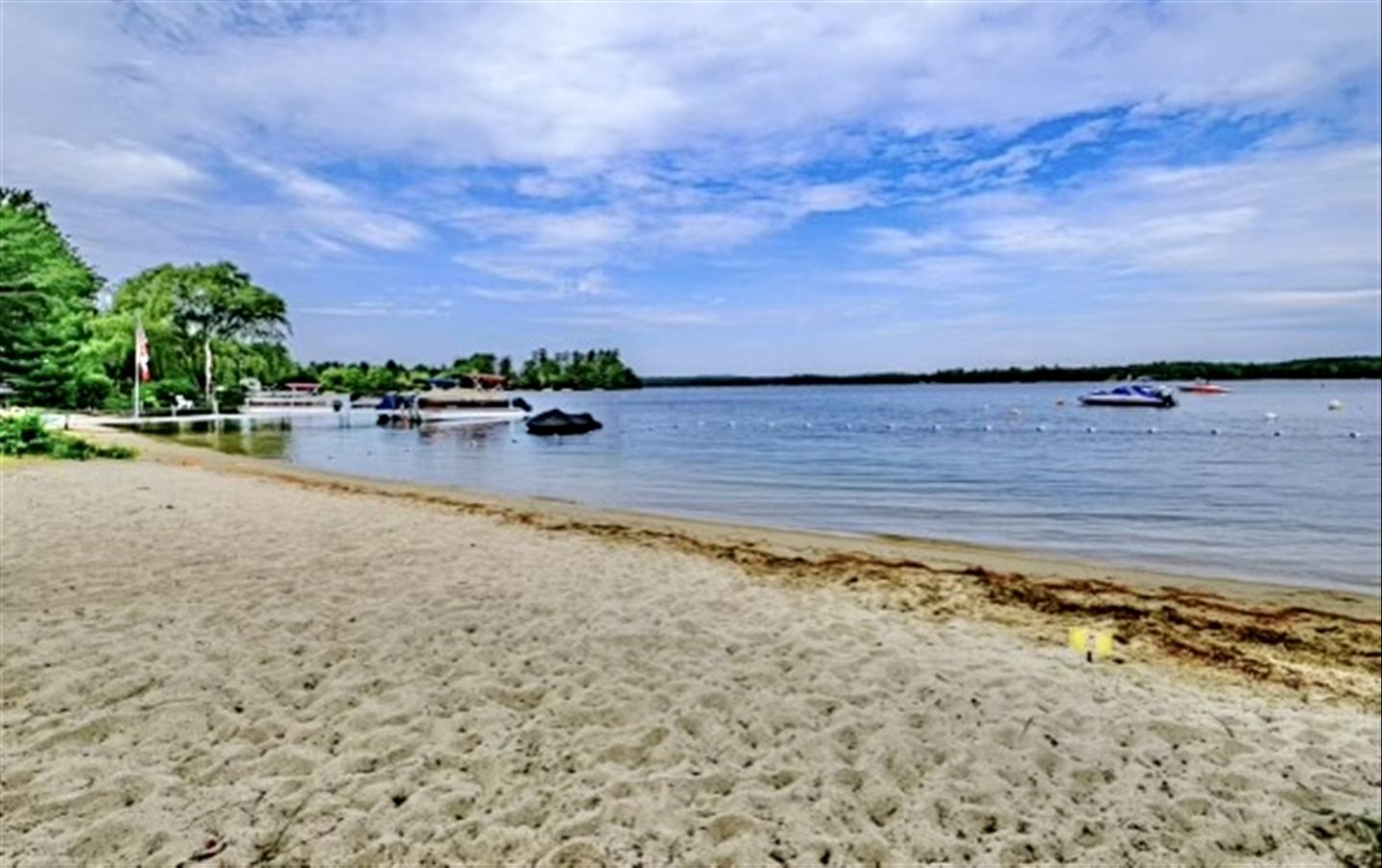 Fantastic Secluded Cottage with Lake Access in Raymond, Maine