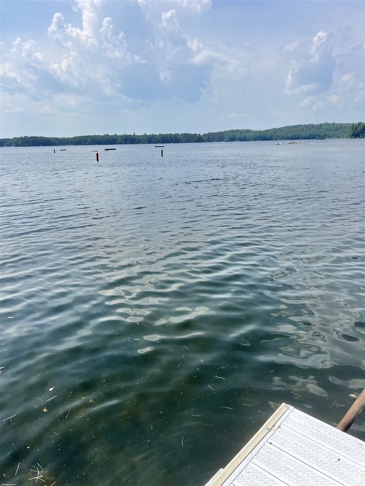 Fantastic Secluded Cottage with Lake Access in Raymond, Maine