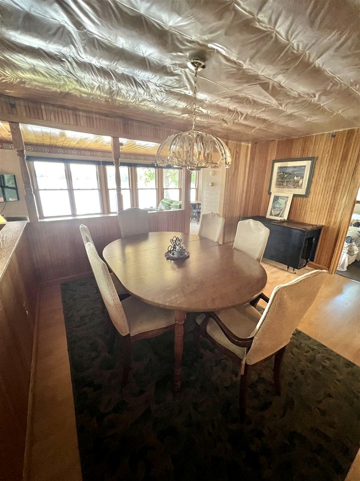 Fantastic Secluded Cottage with Lake Access in Raymond, Maine