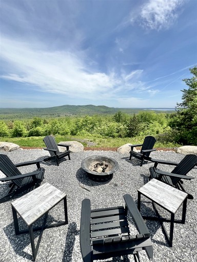 Beautiful Modern Cottage with Stunning Natural Views in Sebago, Maine