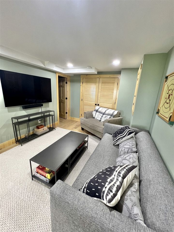 Beautiful Modern Cottage with Stunning Natural Views in Sebago, Maine