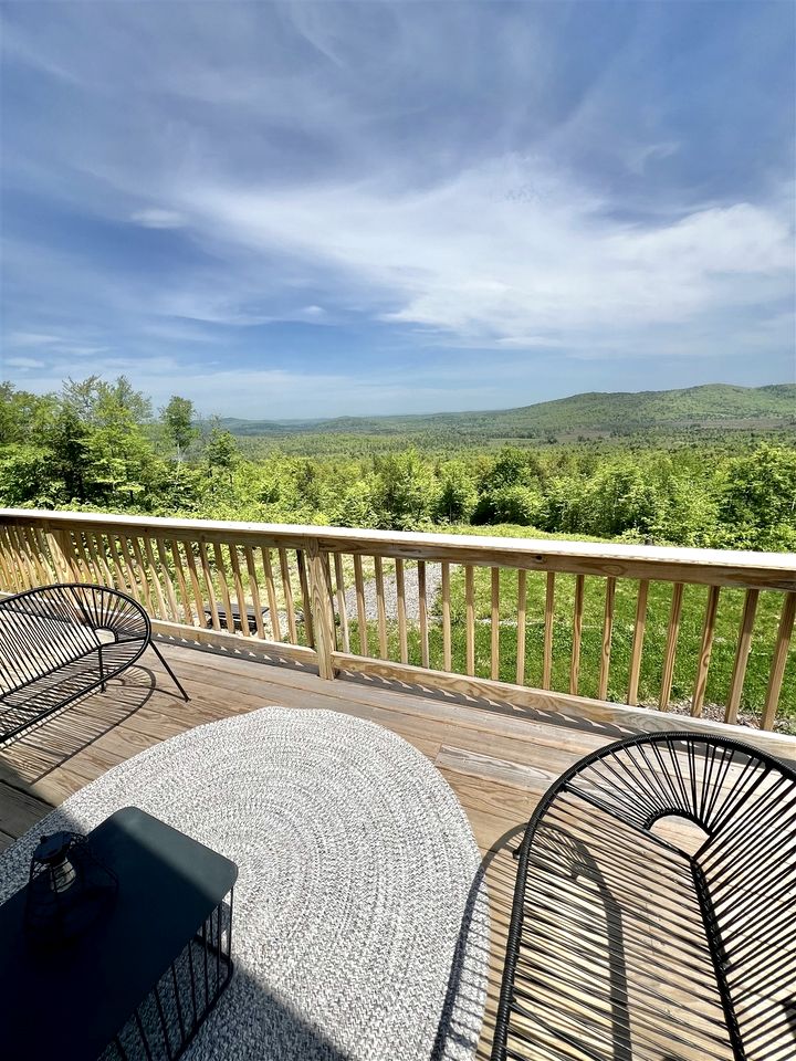Beautiful Modern Cottage with Stunning Natural Views in Sebago, Maine
