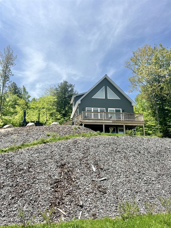 Beautiful Modern Cottage with Stunning Natural Views in Sebago, Maine