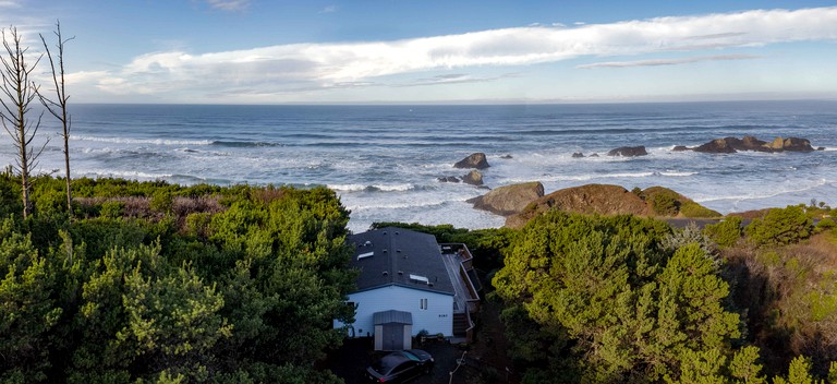 Cottages (Seal Rock, Oregon, United States)