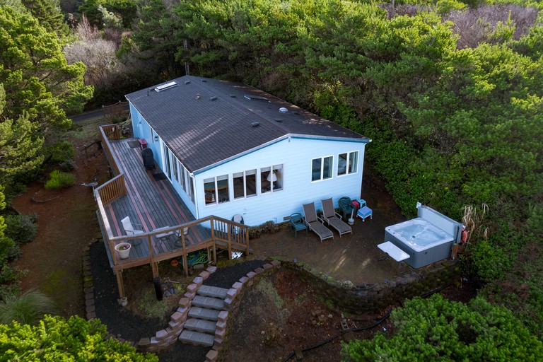 Cottages (Seal Rock, Oregon, United States)
