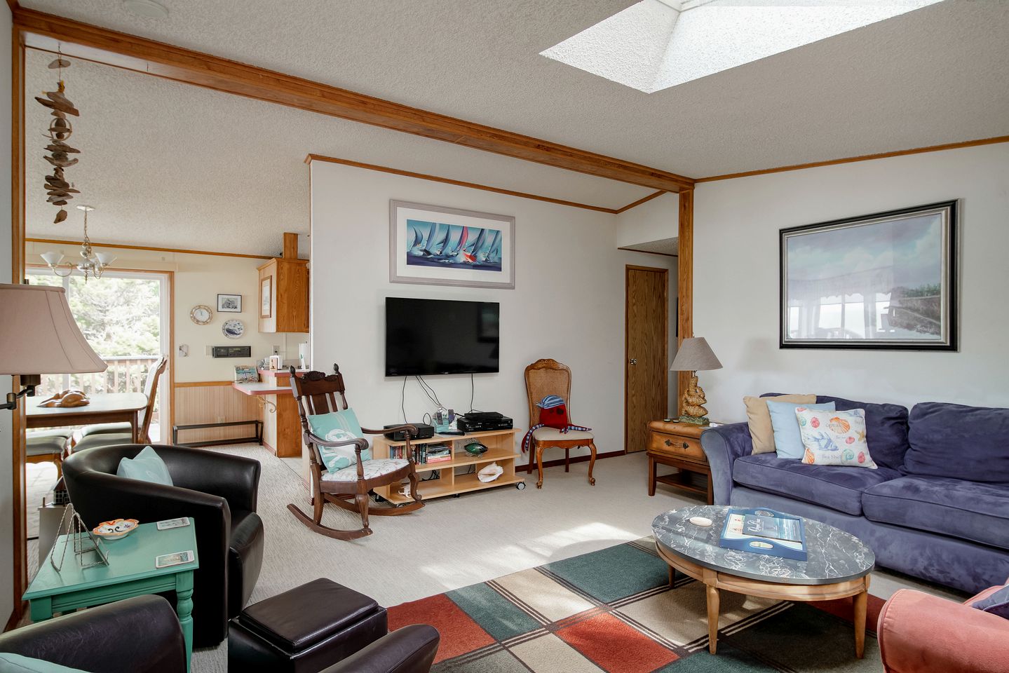 Secluded Beach Cottage with Private Hot Tub and Ocean Views in Seal Rock, Oregon