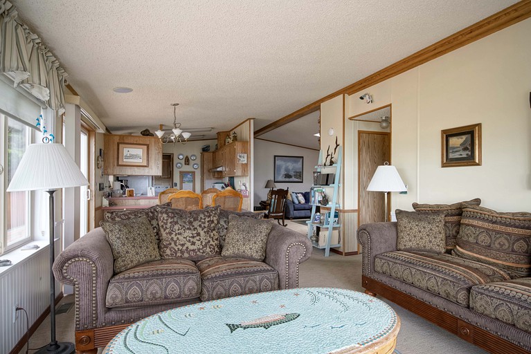 Cottages (Seal Rock, Oregon, United States)