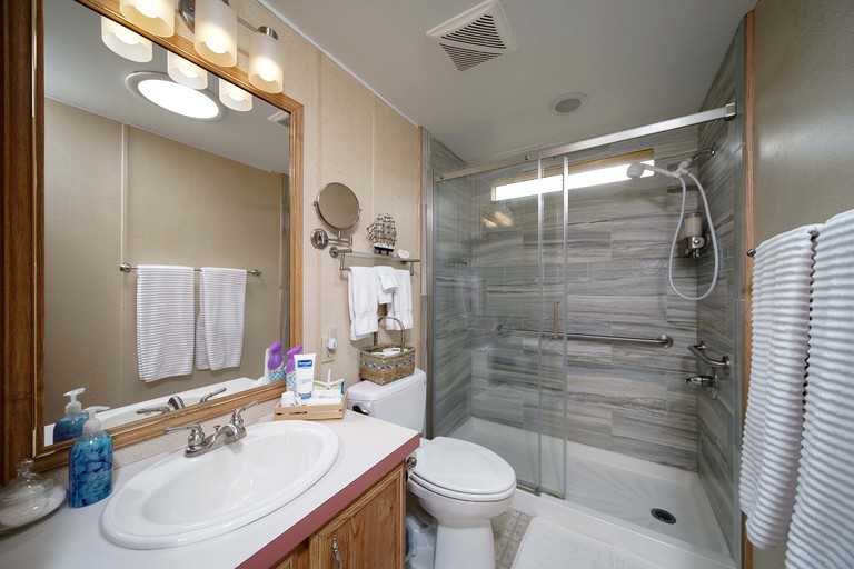 Cottages (Seal Rock, Oregon, United States)