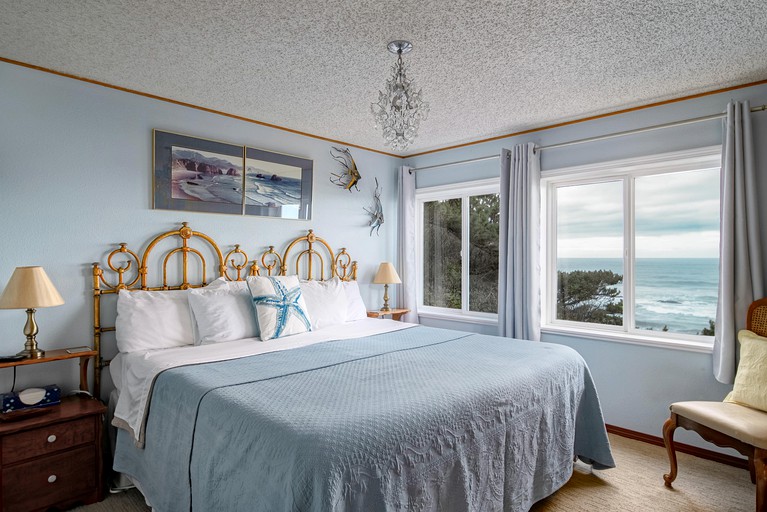 Cottages (Seal Rock, Oregon, United States)