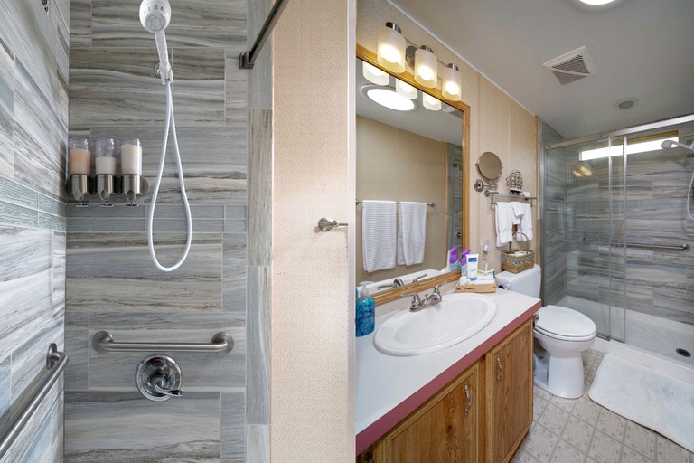 Cottages (Seal Rock, Oregon, United States)