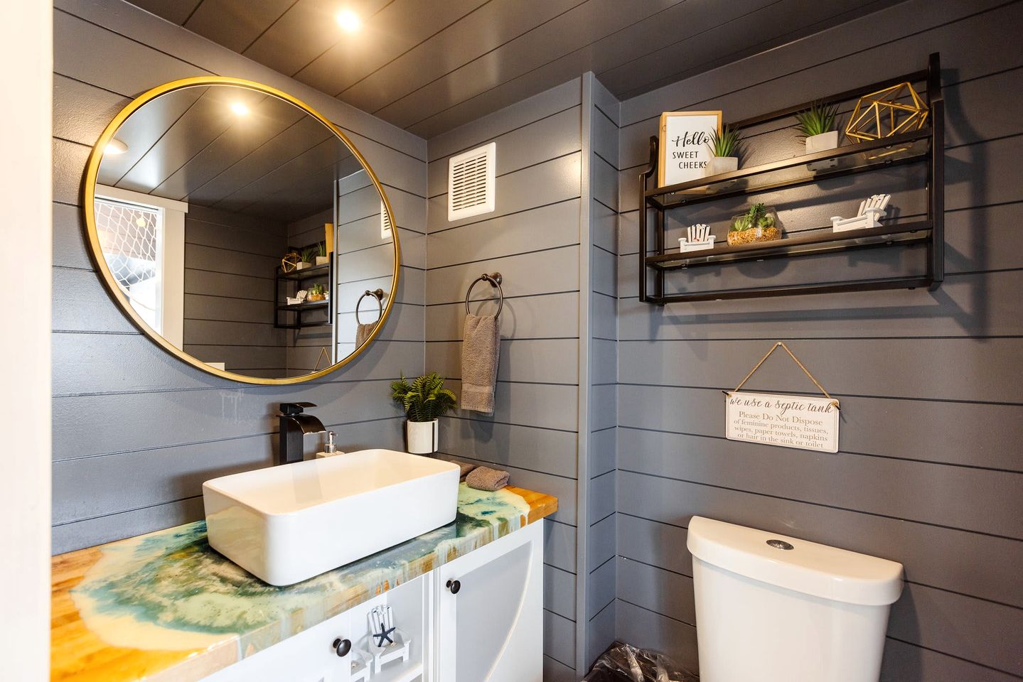 Secluded Bliss: Contemporary Tiny House with Deck in Apple Valley