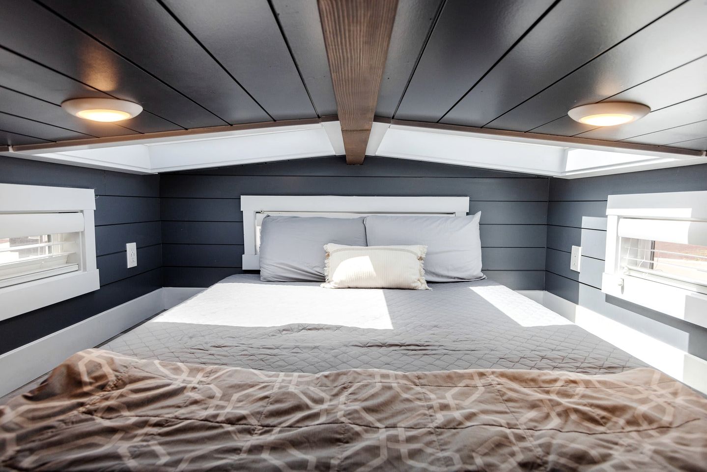 Secluded Bliss: Contemporary Tiny House with Deck in Apple Valley