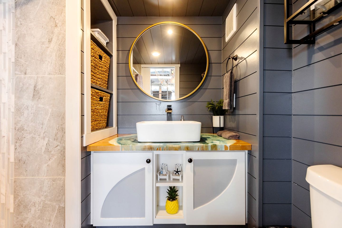 Secluded Bliss: Contemporary Tiny House with Deck in Apple Valley