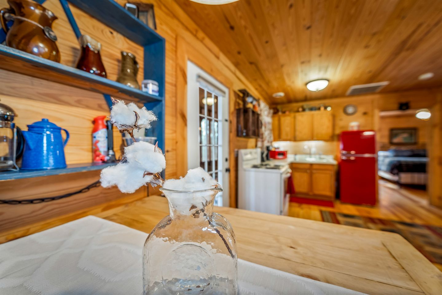 Secluded Cabin with Barbecue in Mentore, Alabama