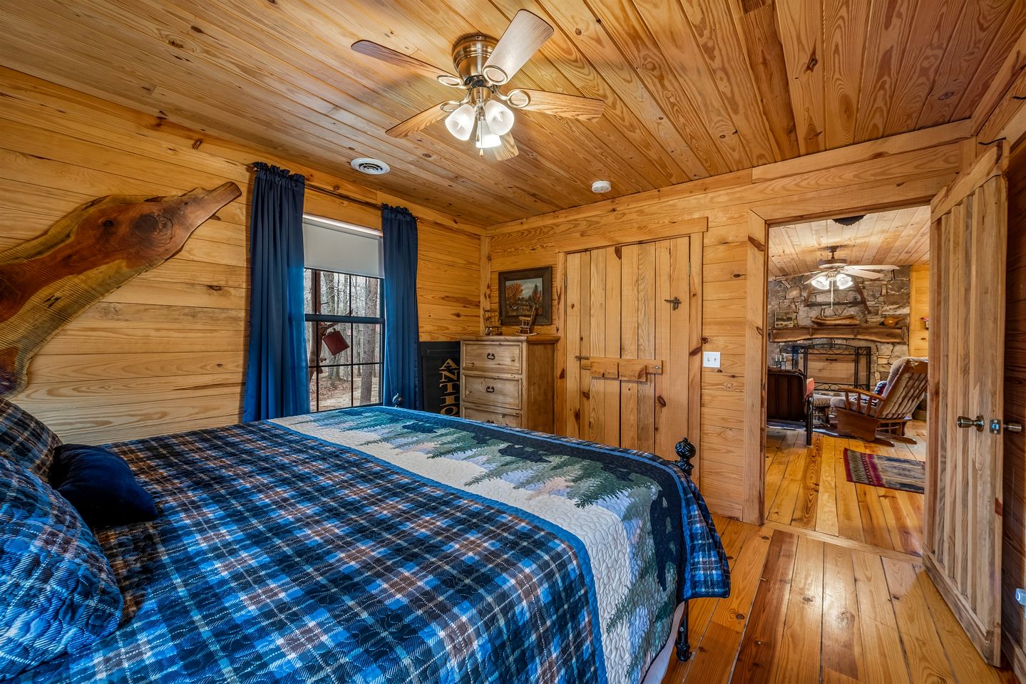 Secluded Cabin with Barbecue in Mentore, Alabama