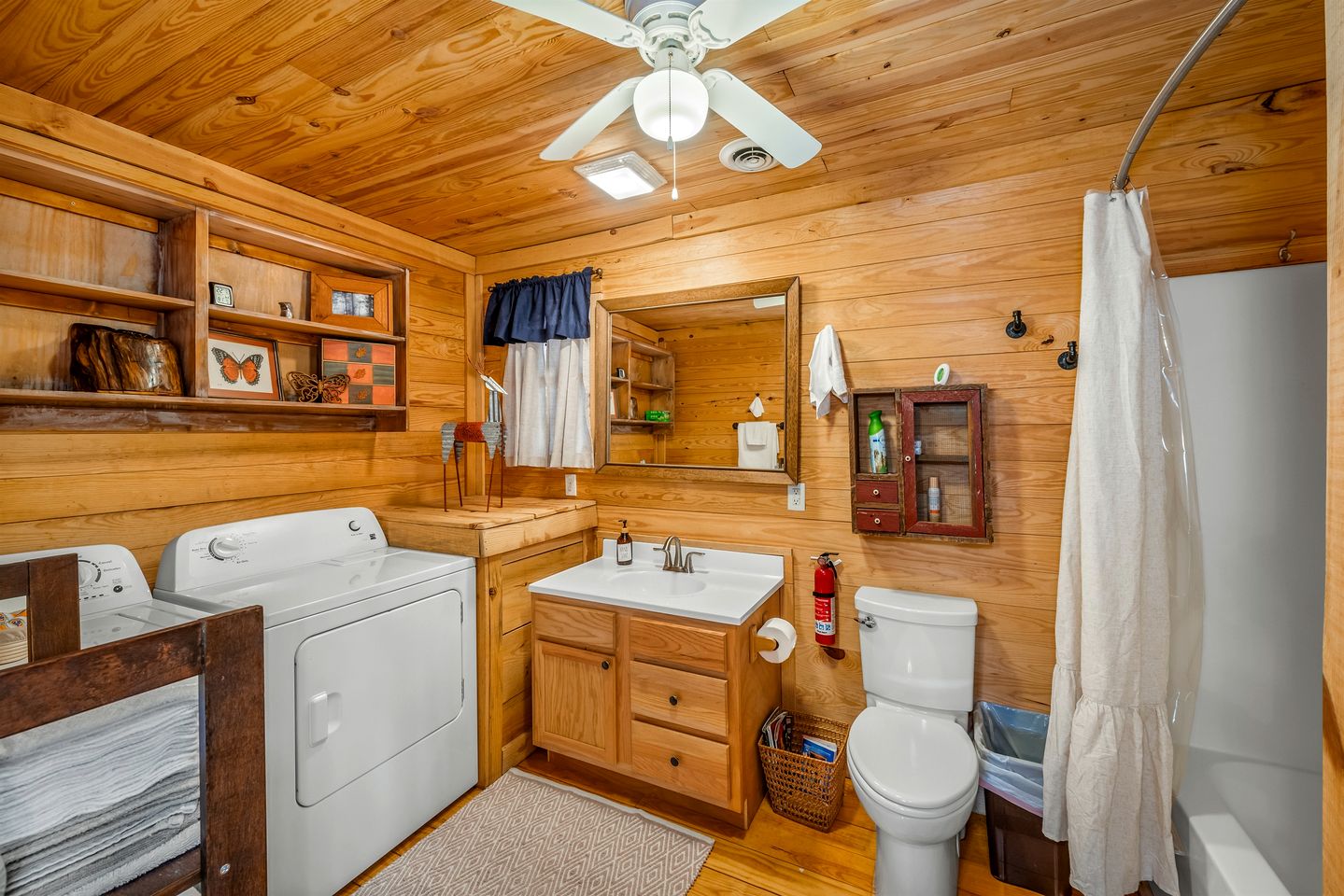 Secluded Cabin with Barbecue in Mentore, Alabama