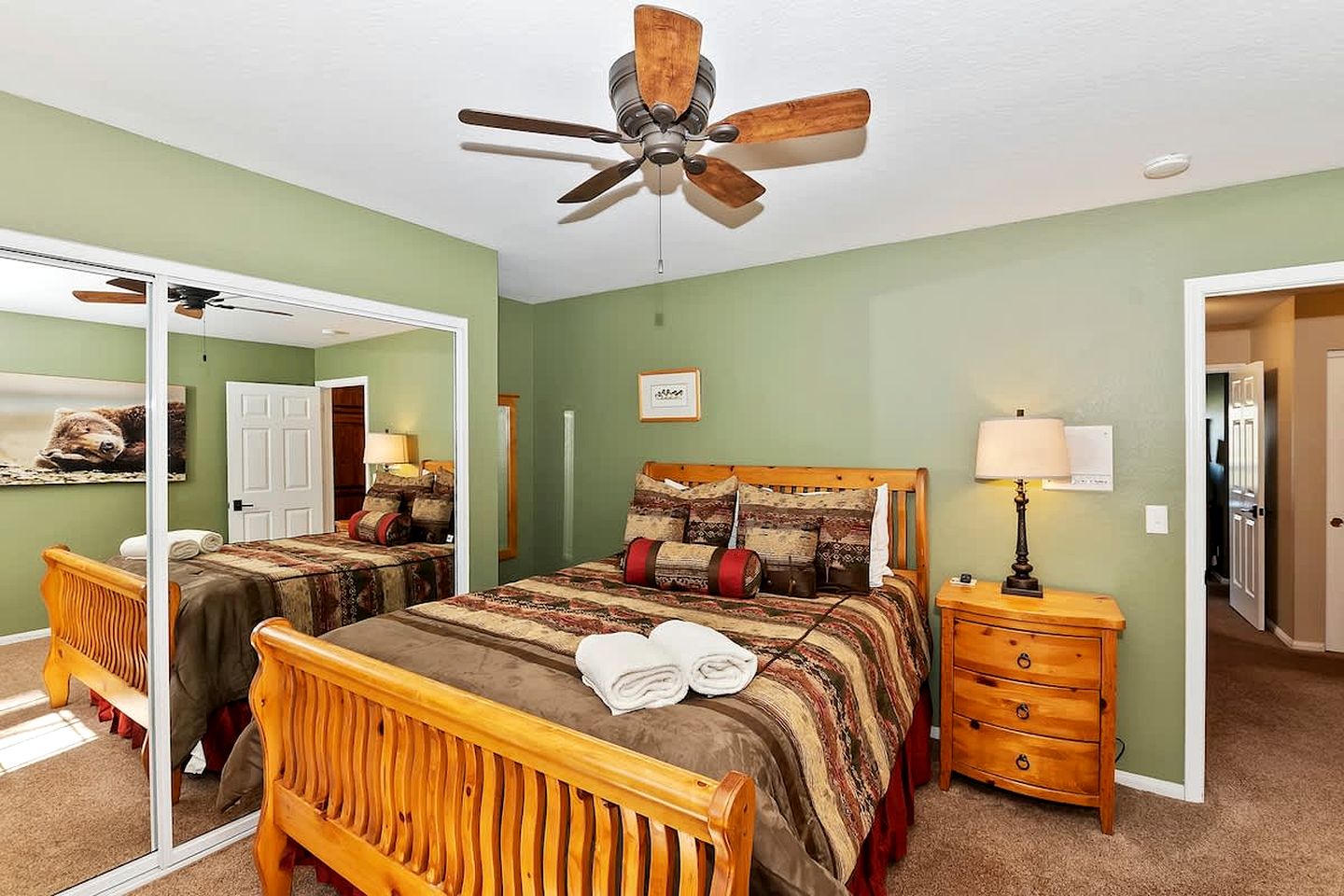 Secluded Cabin with Breathtaking Lake Views and Foosball Table in Big Bear Lake, California