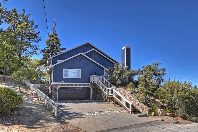 Cabins (United States of America, Big Bear Lake, California)