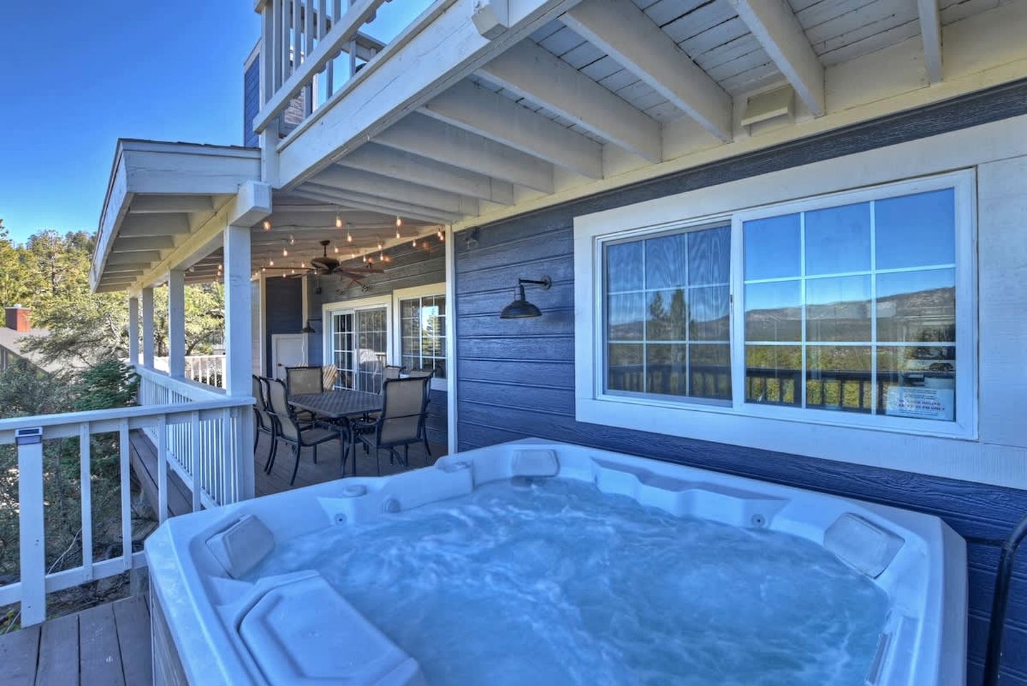 Secluded Cabin with Breathtaking Lake Views and Foosball Table in Big Bear Lake, California