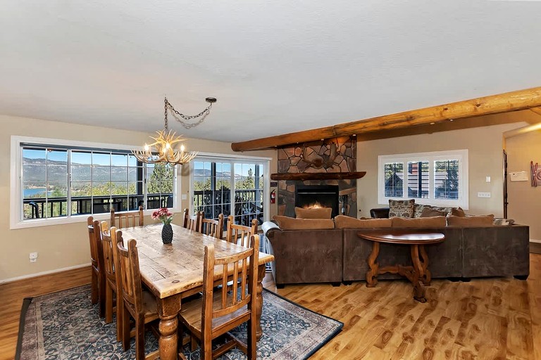 Cabins (United States of America, Big Bear Lake, California)