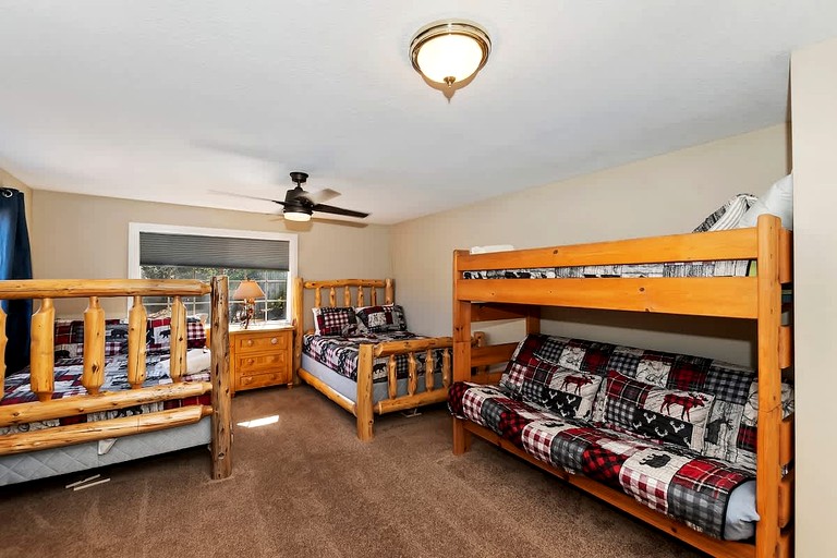 Cabins (United States of America, Big Bear Lake, California)