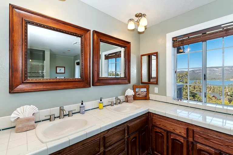 Cabins (United States of America, Big Bear Lake, California)