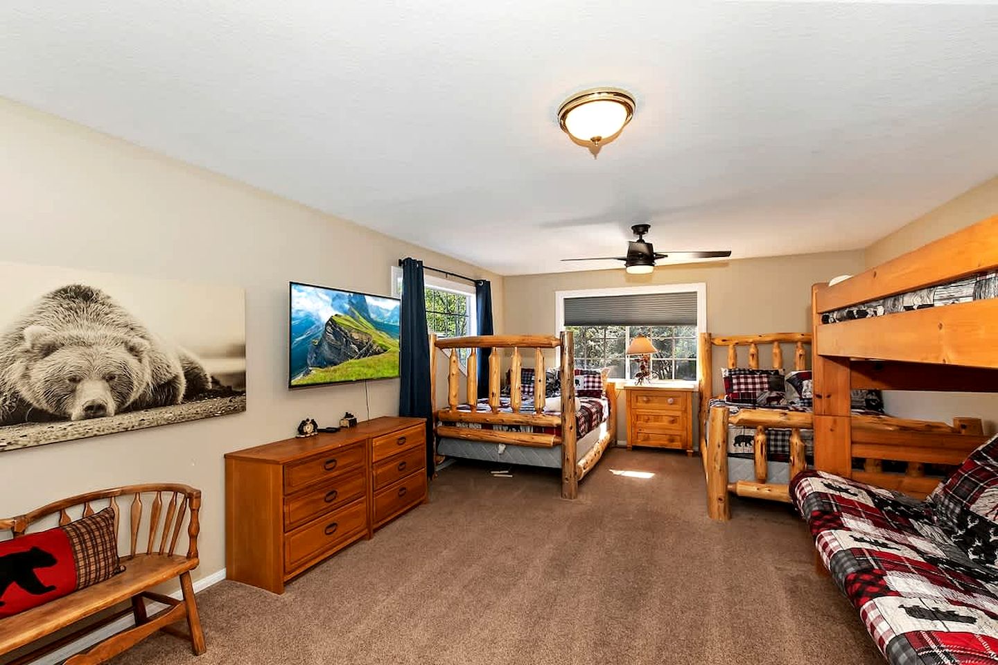 Secluded Cabin with Breathtaking Lake Views and Foosball Table in Big Bear Lake, California