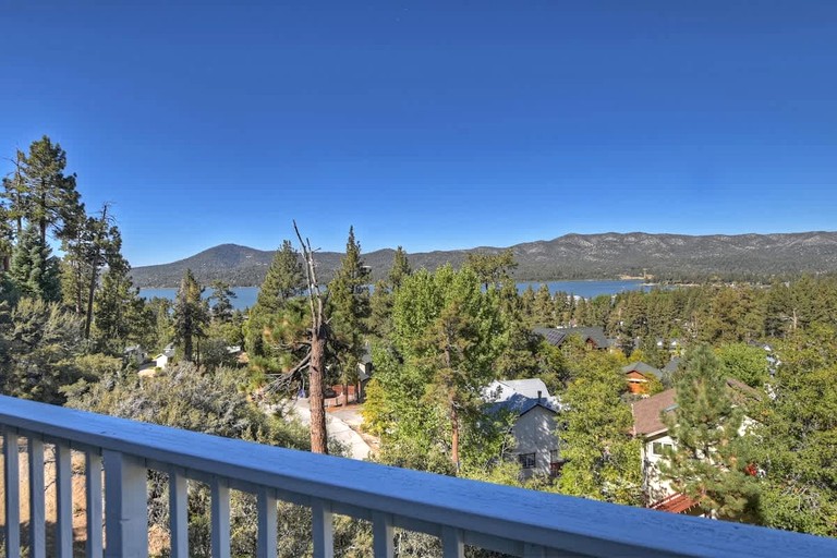 Cabins (United States of America, Big Bear Lake, California)