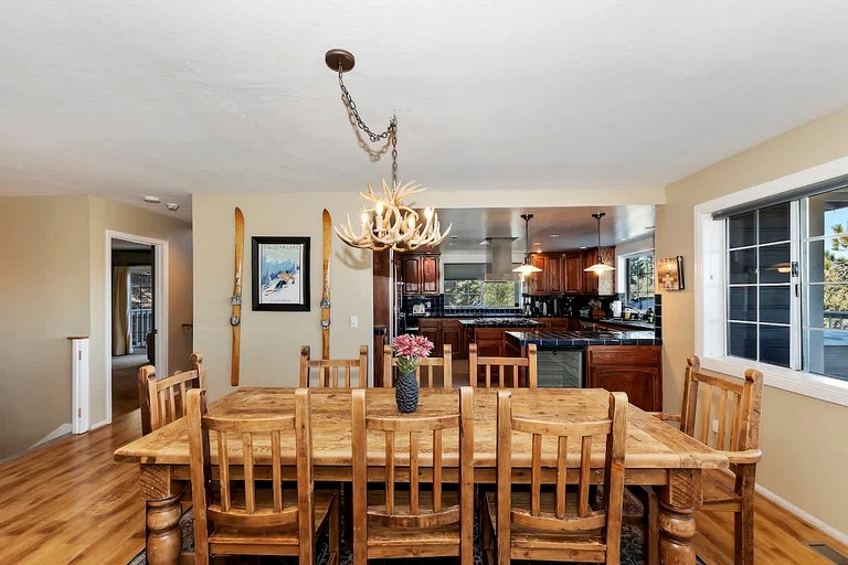 Cabins (United States of America, Big Bear Lake, California)