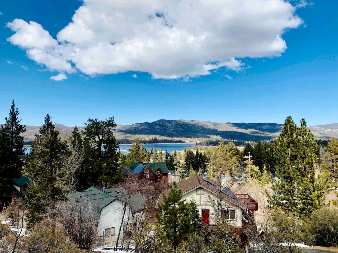Secluded Cabin with Breathtaking Lake Views and Foosball Table in Big Bear Lake, California