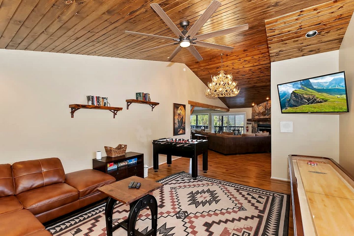 Secluded Cabin with Breathtaking Lake Views and Foosball Table in Big Bear Lake, California