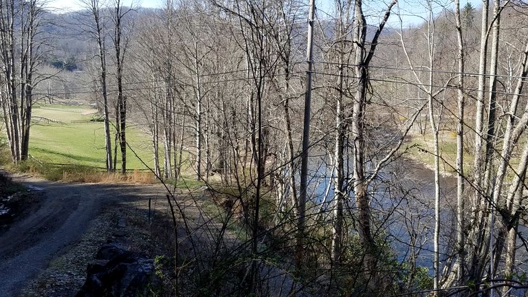 Cabins (Burnsville, North Carolina, United States)