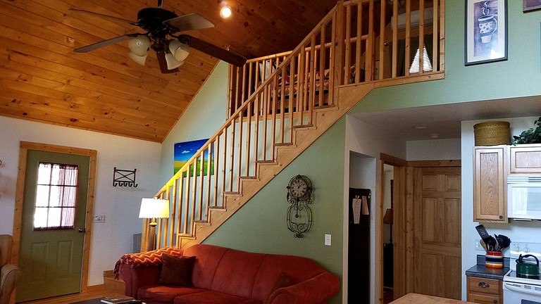 Cabins (Burnsville, North Carolina, United States)
