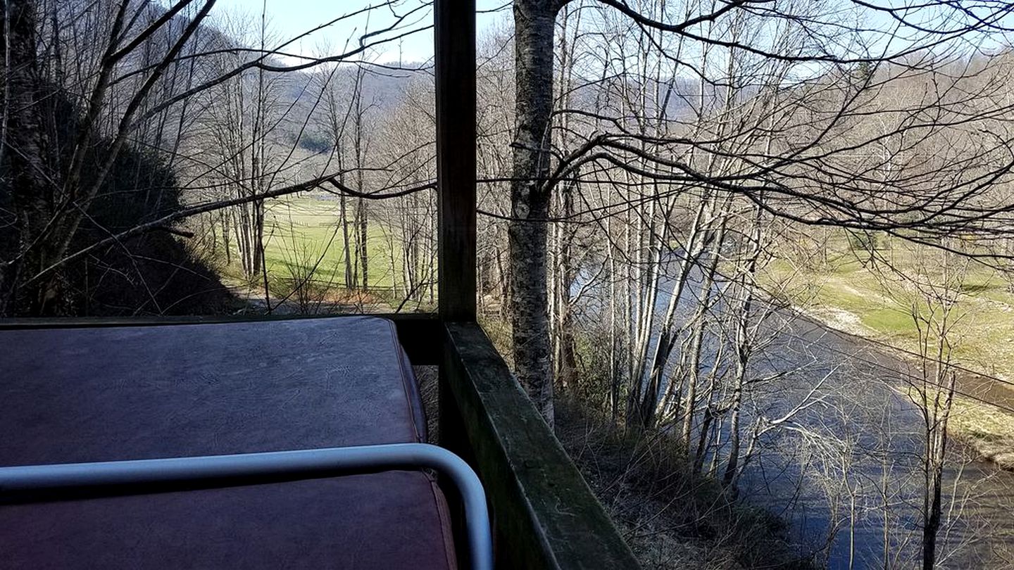 Secluded Cabin Getaway in the Mountain Town of Burnsville, North Carolina