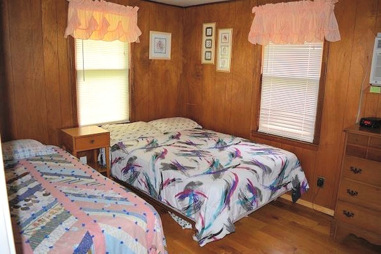 NOLAND POINT RESORT, Cabins 42851, Theodosia, United States of America