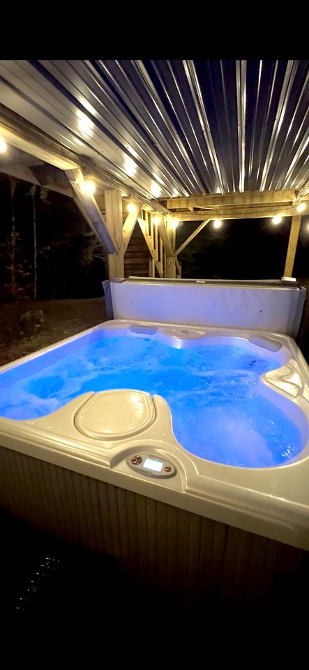 Spellbinding Secluded Cabin Oasis Near Moosehead Lake, Maine