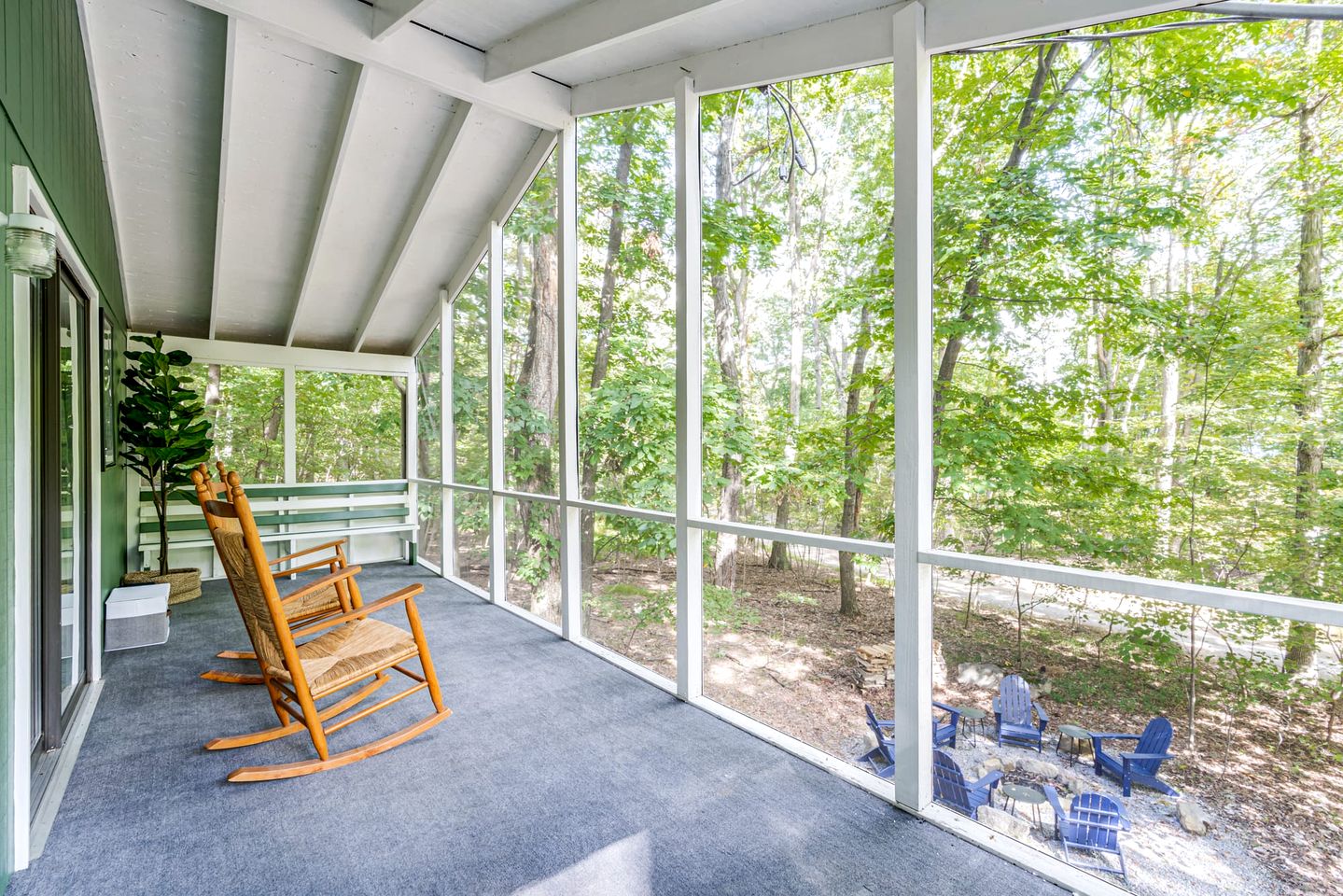 Secluded and Spacious Cabin Newly Renovated with Hot Tub, Fire Pit, Deck and Grill - the Perfect Getaway in Berkeley Springs, WV