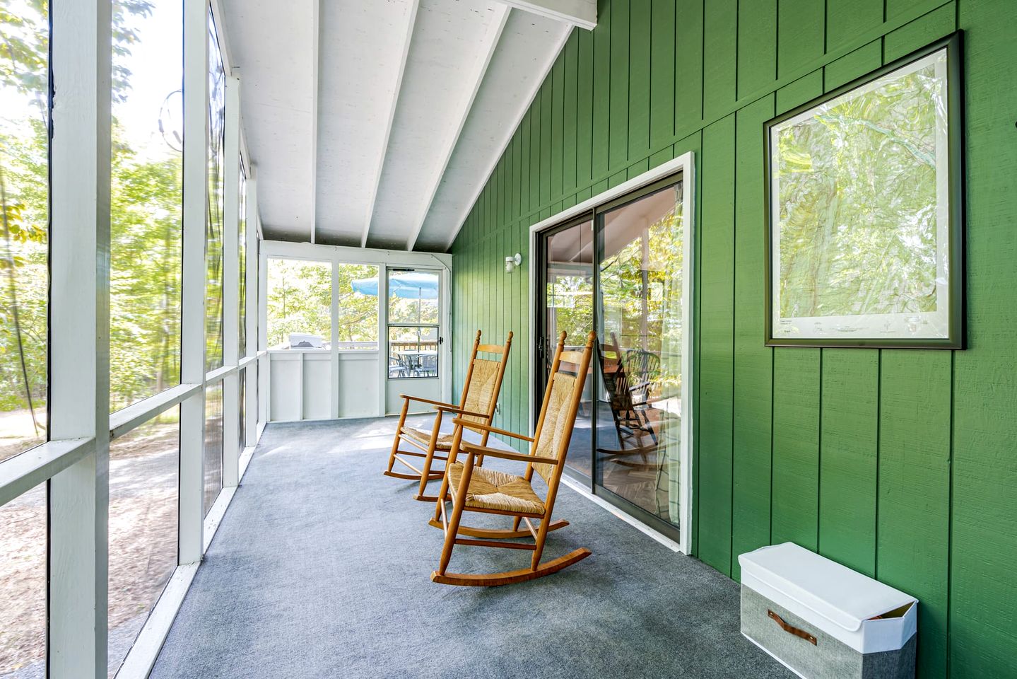 Secluded and Spacious Cabin Newly Renovated with Hot Tub, Fire Pit, Deck and Grill - the Perfect Getaway in Berkeley Springs, WV