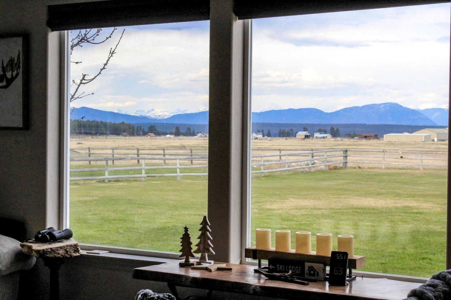 Secluded Cabin Ideal for Families with Lovely Landscape Views in Montana