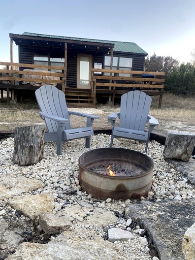 Cabins (United States of America, Bluff Dale, Texas)