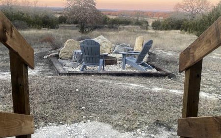 Cabins (United States of America, Bluff Dale, Texas)
